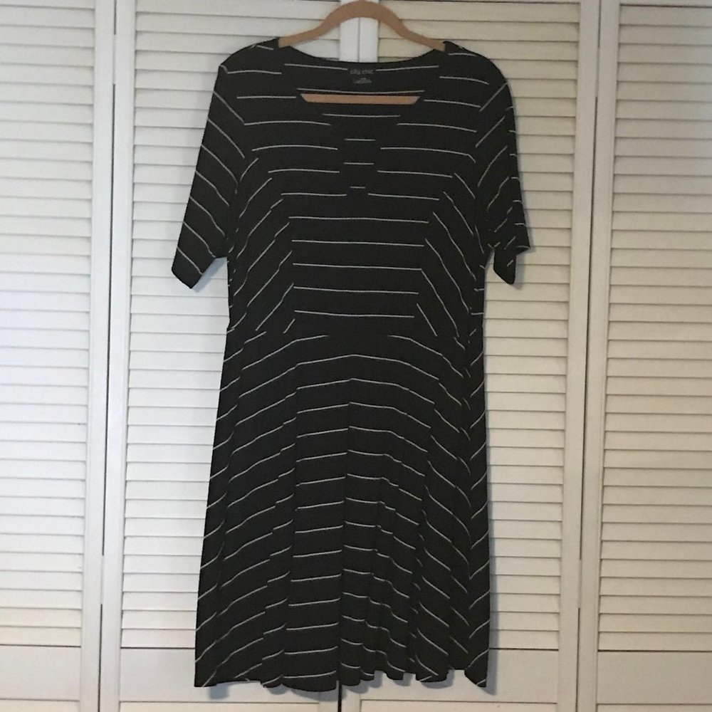 City Chic Key hole Dress
